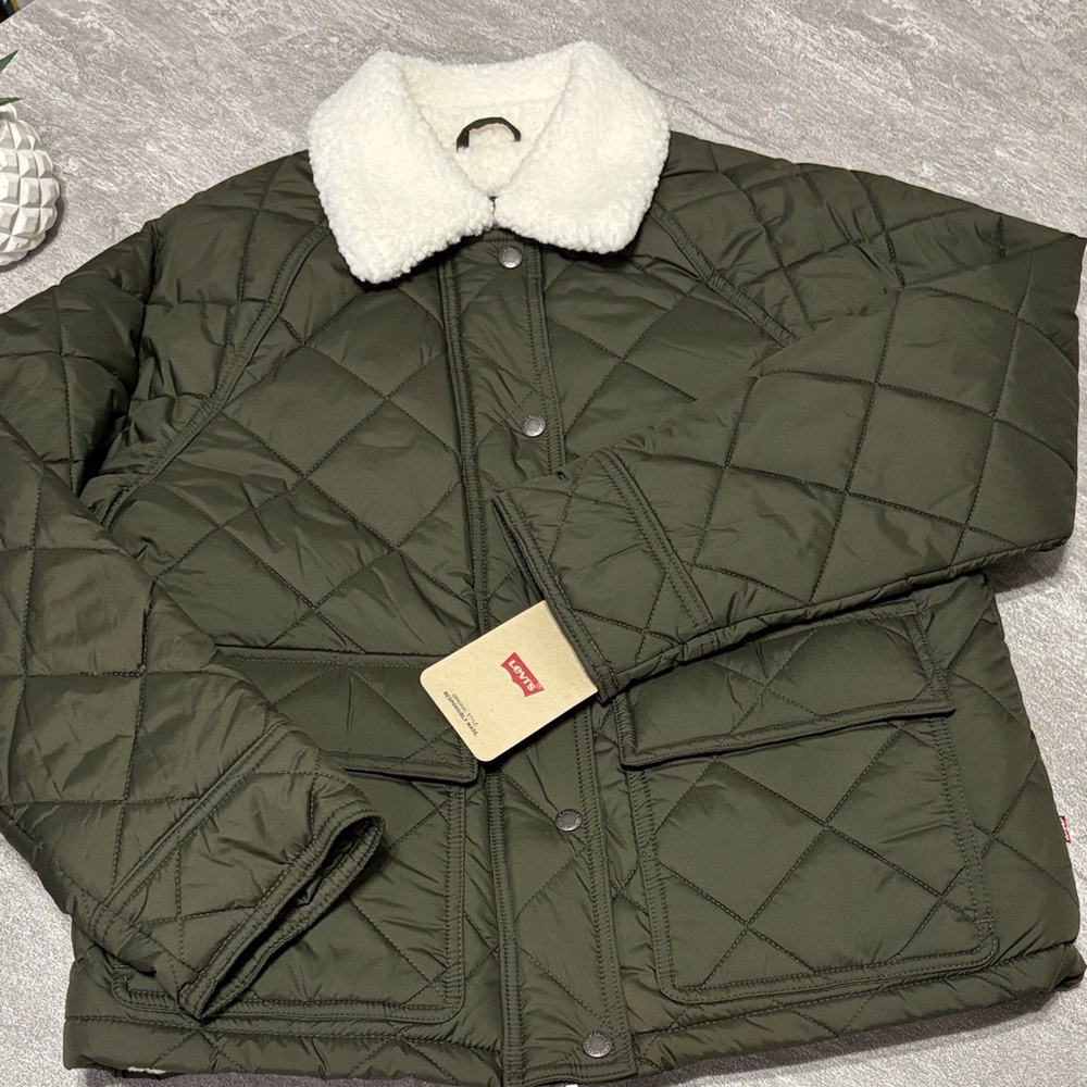 NWT Levi’s Olive Quilted Puffer Jacket